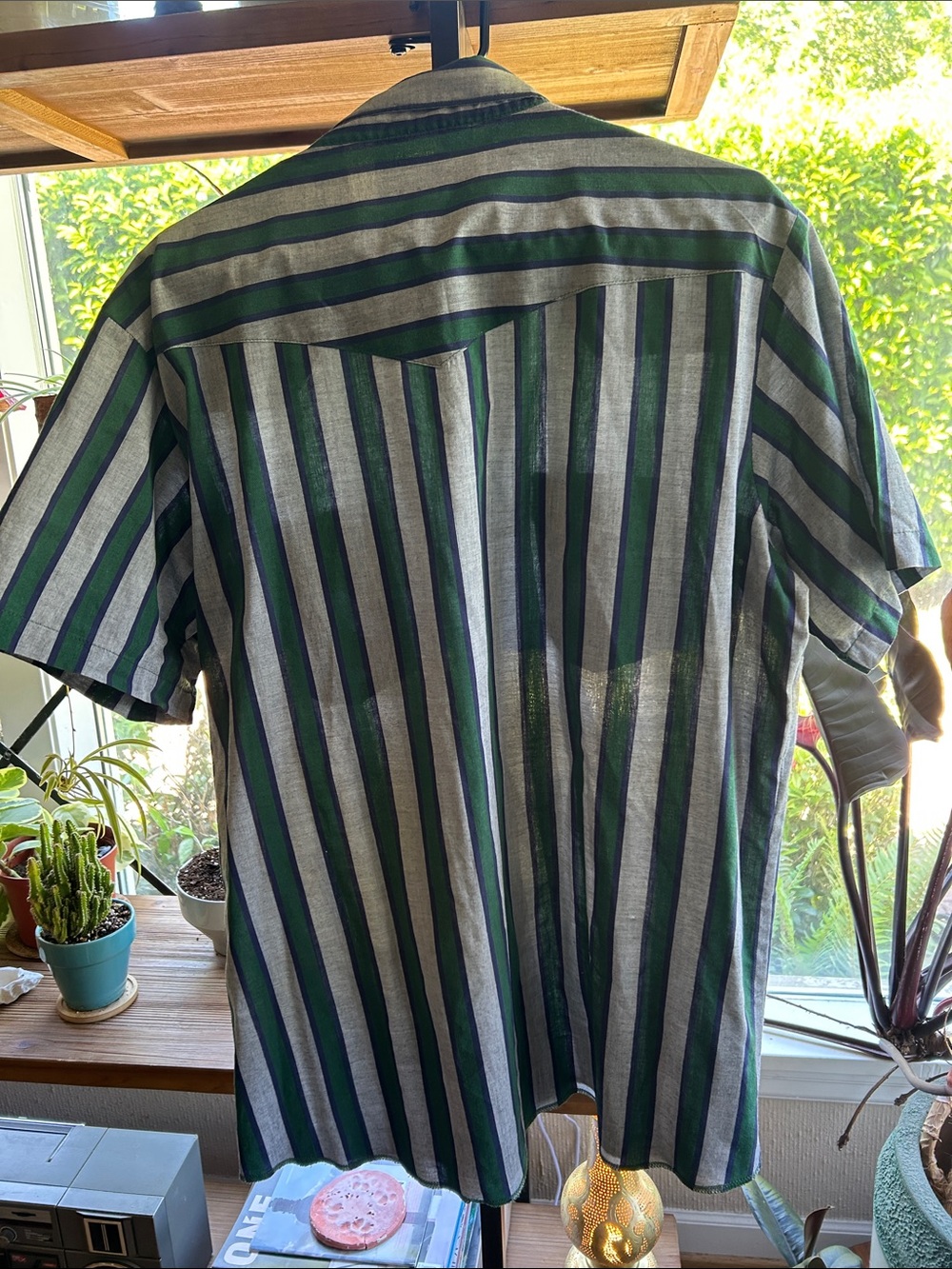 Wrangler Men's Short-Sleeve Button-Up Shirt in Green and Gray Stripes - Picture 3 of 3
